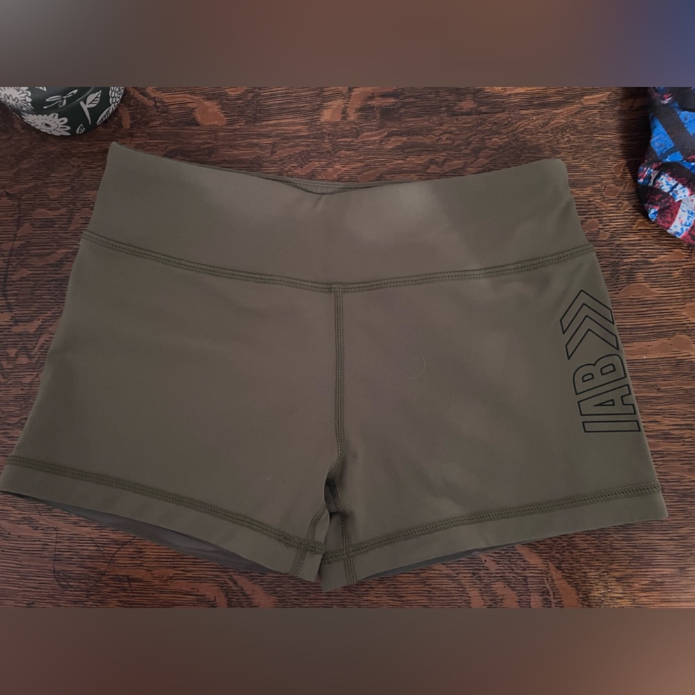 IAB green short
